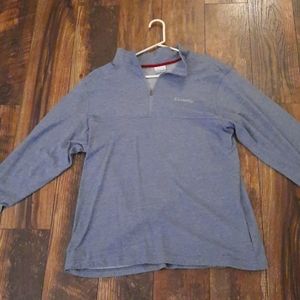 Mens long sleeve quarter zip shirt.  Columbia brand size xl